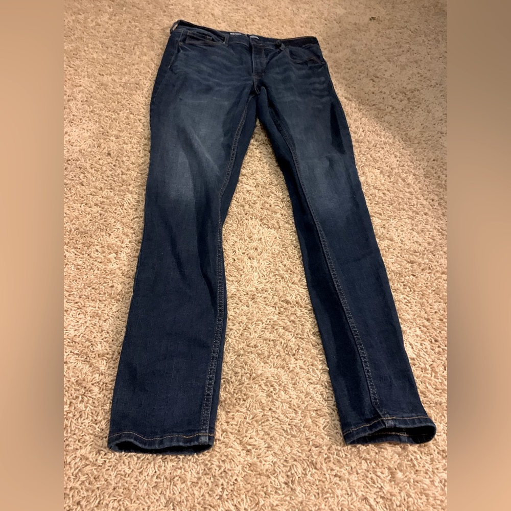 Mid rise, Old Navy Rockstar Super Skinny dark denim jeans. - Picture 1 of 2